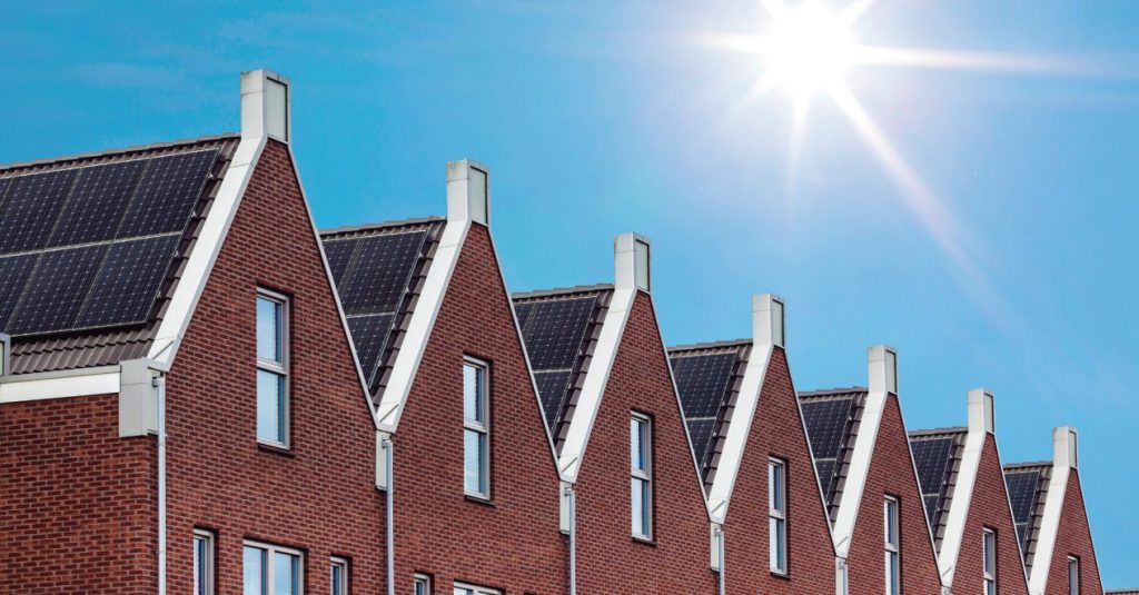 pompa-caldura-panouri-fotovoltaice